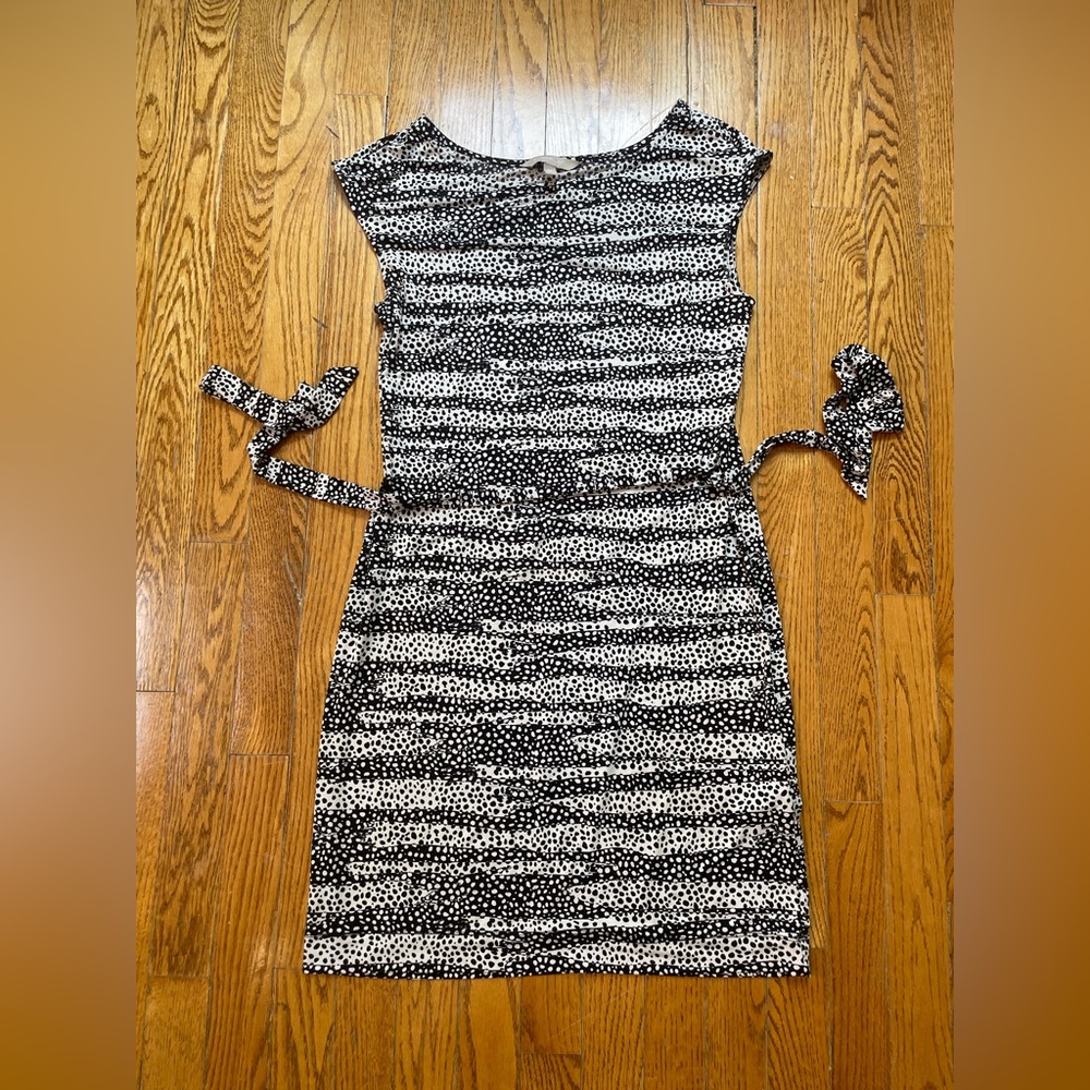 Banana Republic Black and White Cap Sleeve Sheath Dress